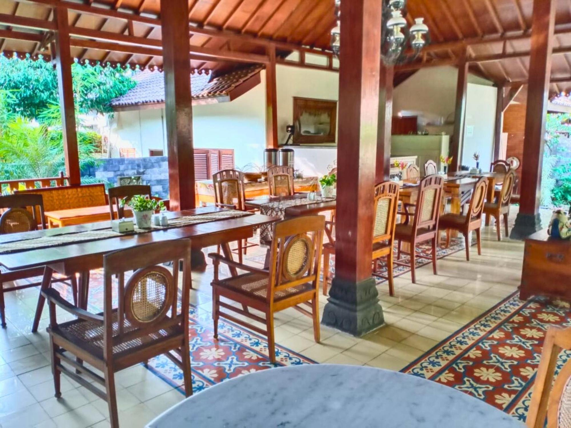 Ndalem Nitihardjan Magelang Exterior foto