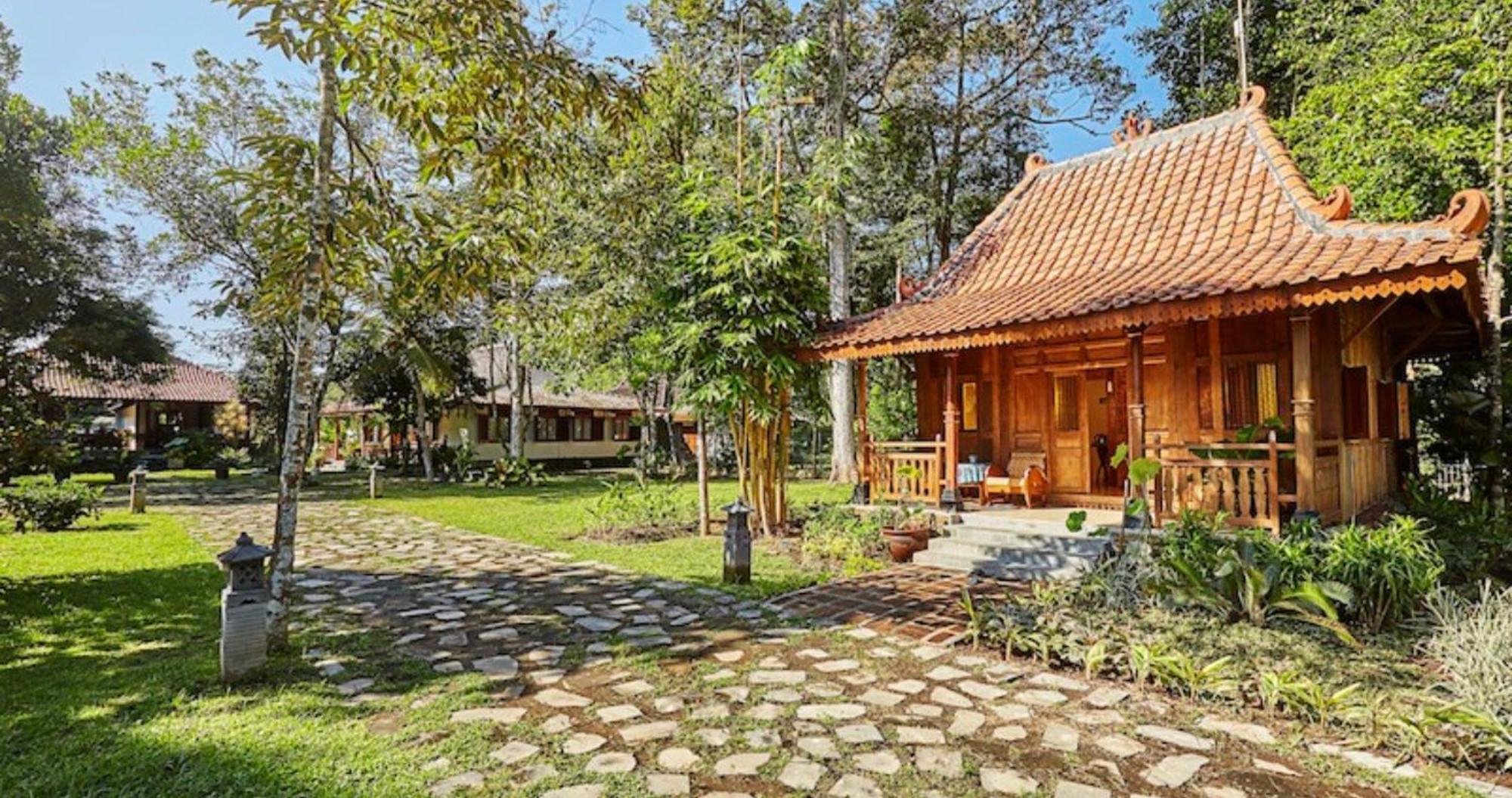 Ndalem Nitihardjan Magelang Exterior foto