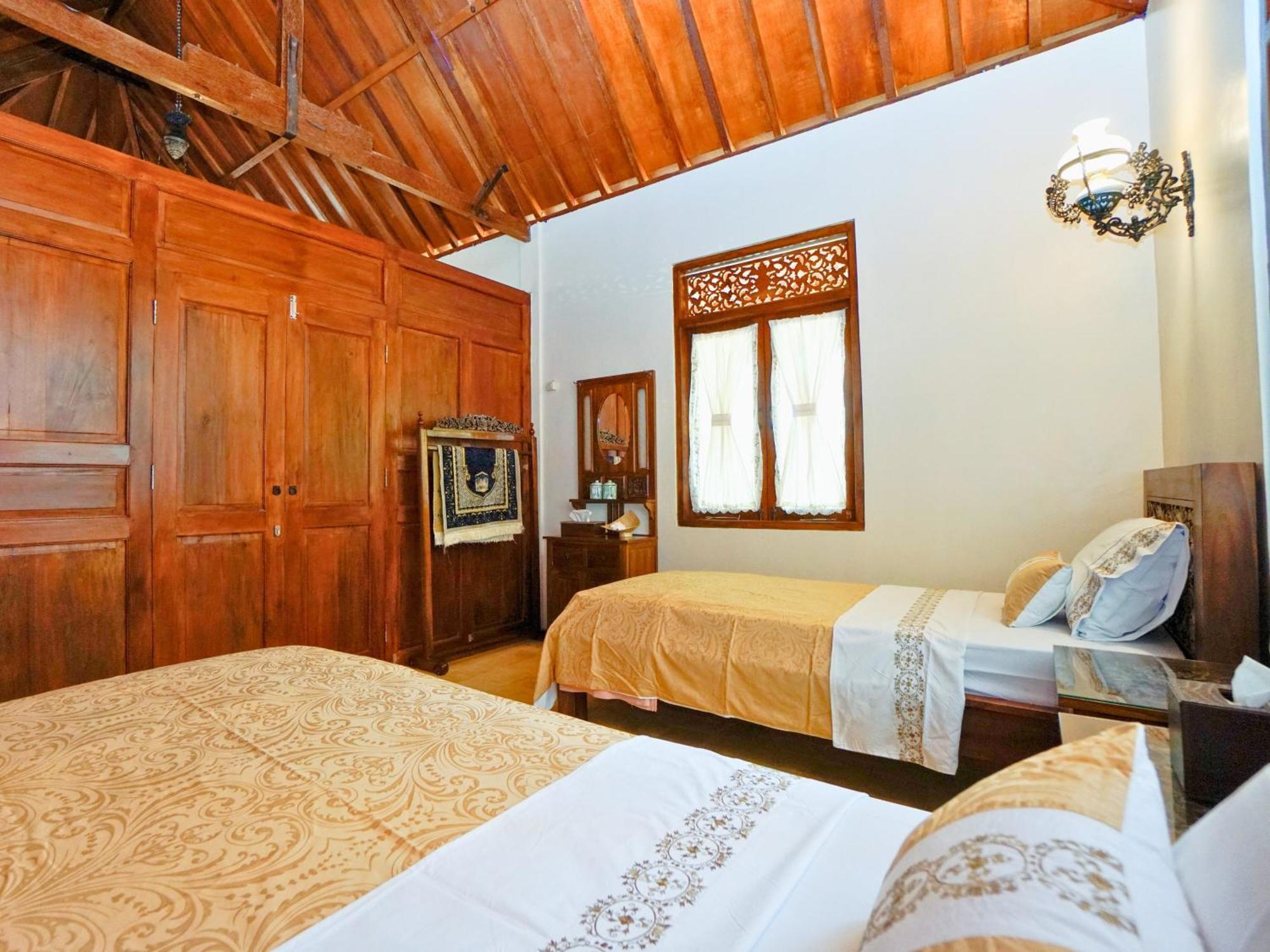 Ndalem Nitihardjan Magelang Exterior foto