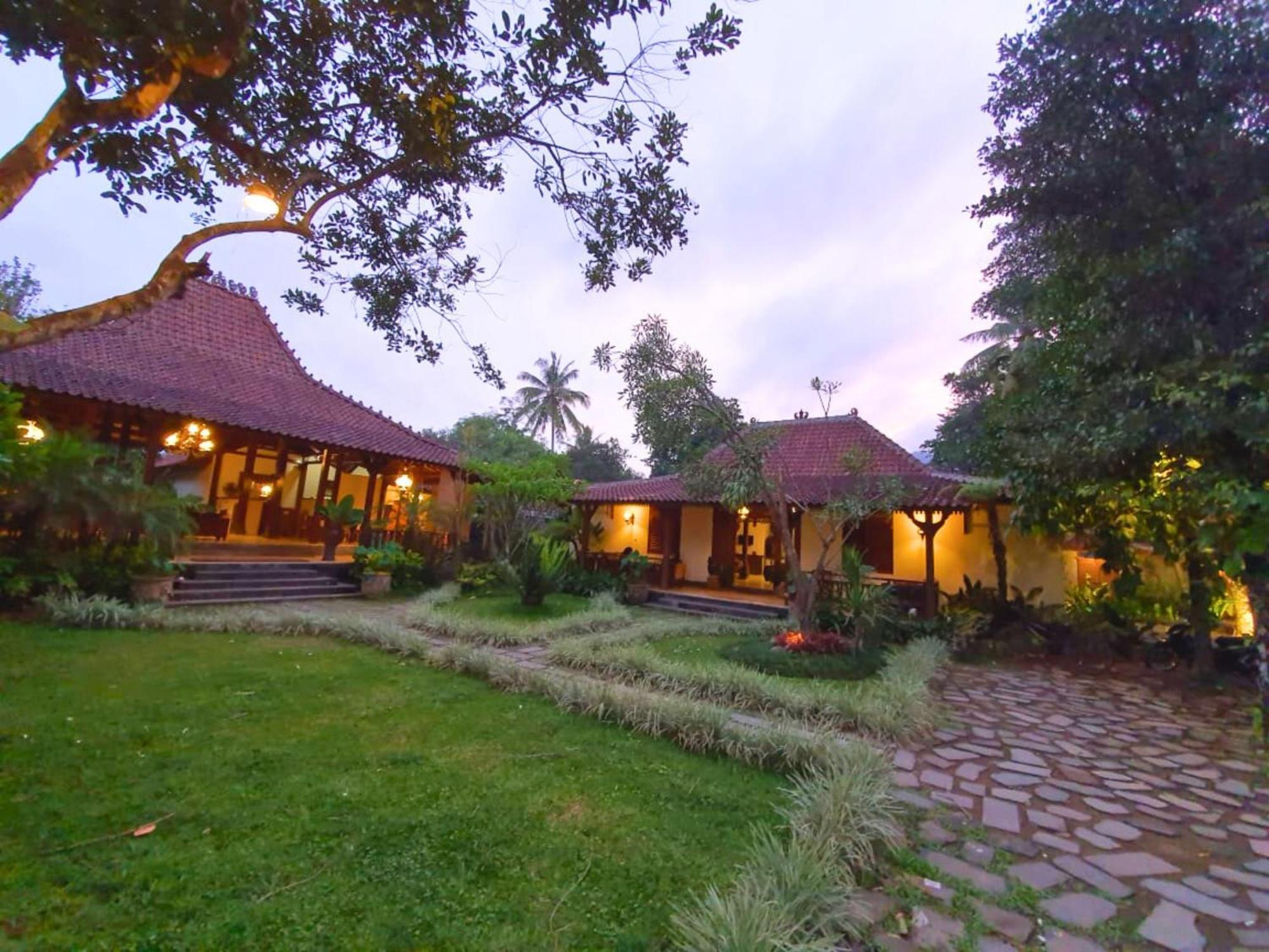Ndalem Nitihardjan Magelang Exterior foto