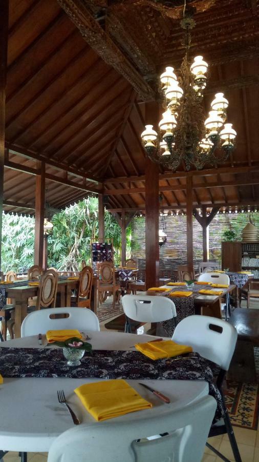 Ndalem Nitihardjan Magelang Exterior foto